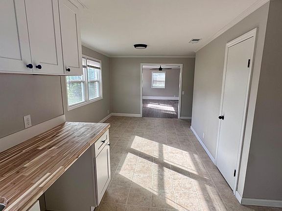 2nd image of 15 Dogwood Rd