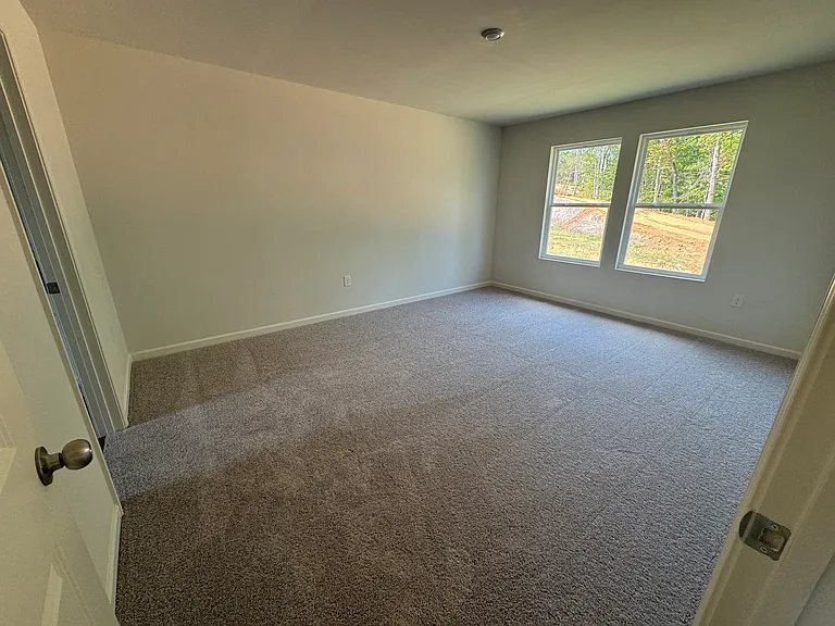 558 Pemberton St — Photo 12
