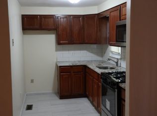 22 Dandridge Dr, Newark, NJ 07108