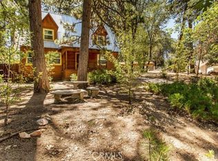 32075 Hunsaker Dr, Running Springs, CA 92382