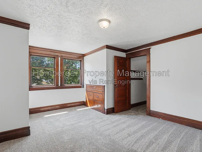 1128 W Spofford Ave — Photo 26