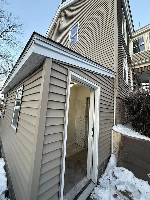 27 South St — Photo 1