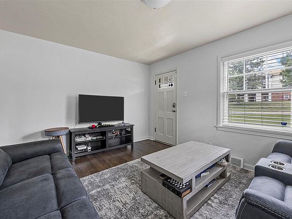 2nd image of 11222 Edwards Ave