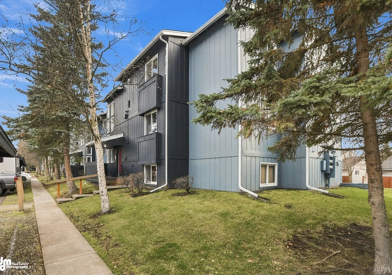 2 Bed, 1 Bath Condo — Photo 1