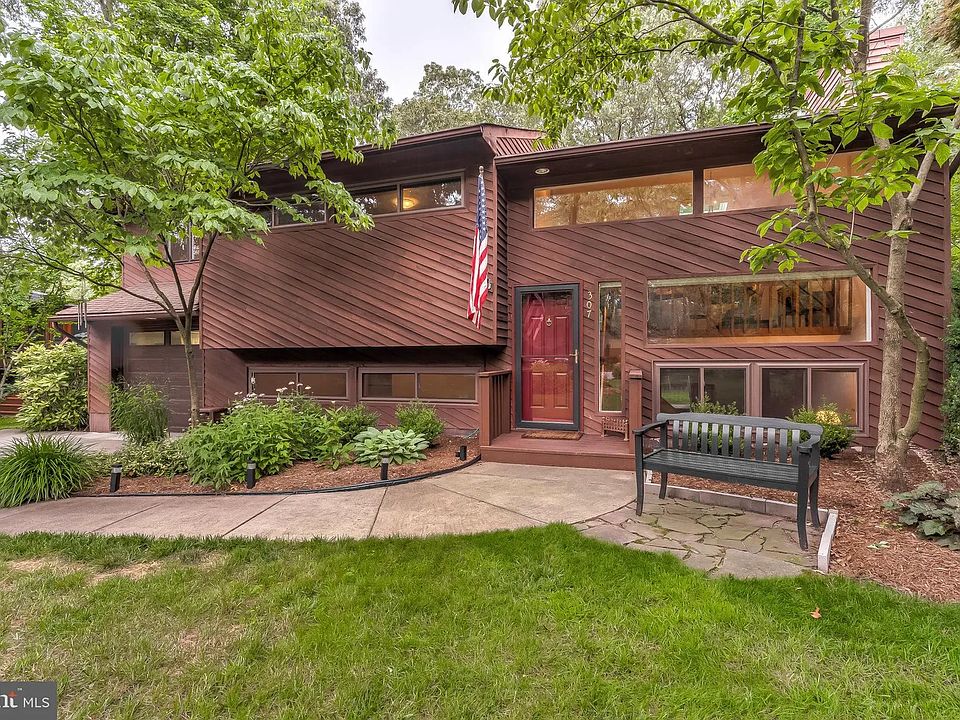 1st image of 307 Gregson Dr