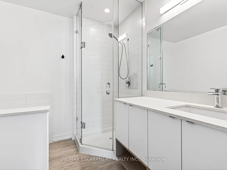 1121 Cooke Blvd #32 — Photo 36