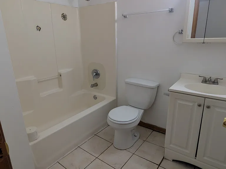 1252 S Kolin Ave #2 — Photo 4