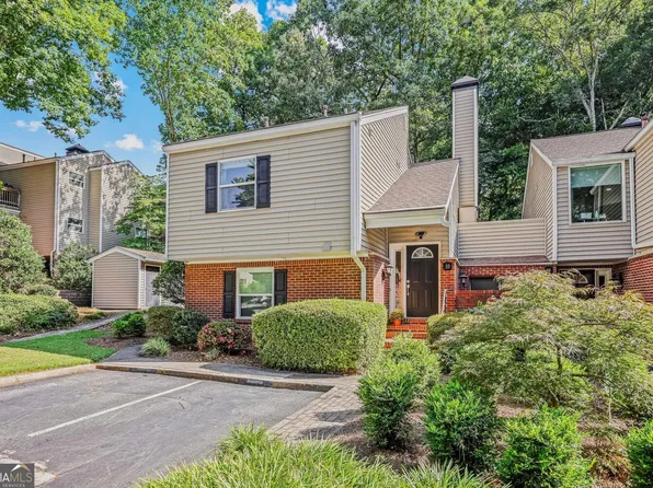 33 Dunwoody Springs Dr, Sandy Springs, GA 30328