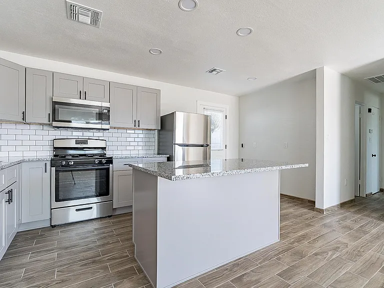 37 E El Parque Dr #A — Photo 3