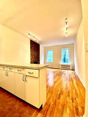 Rented by City & Suburban | media 21