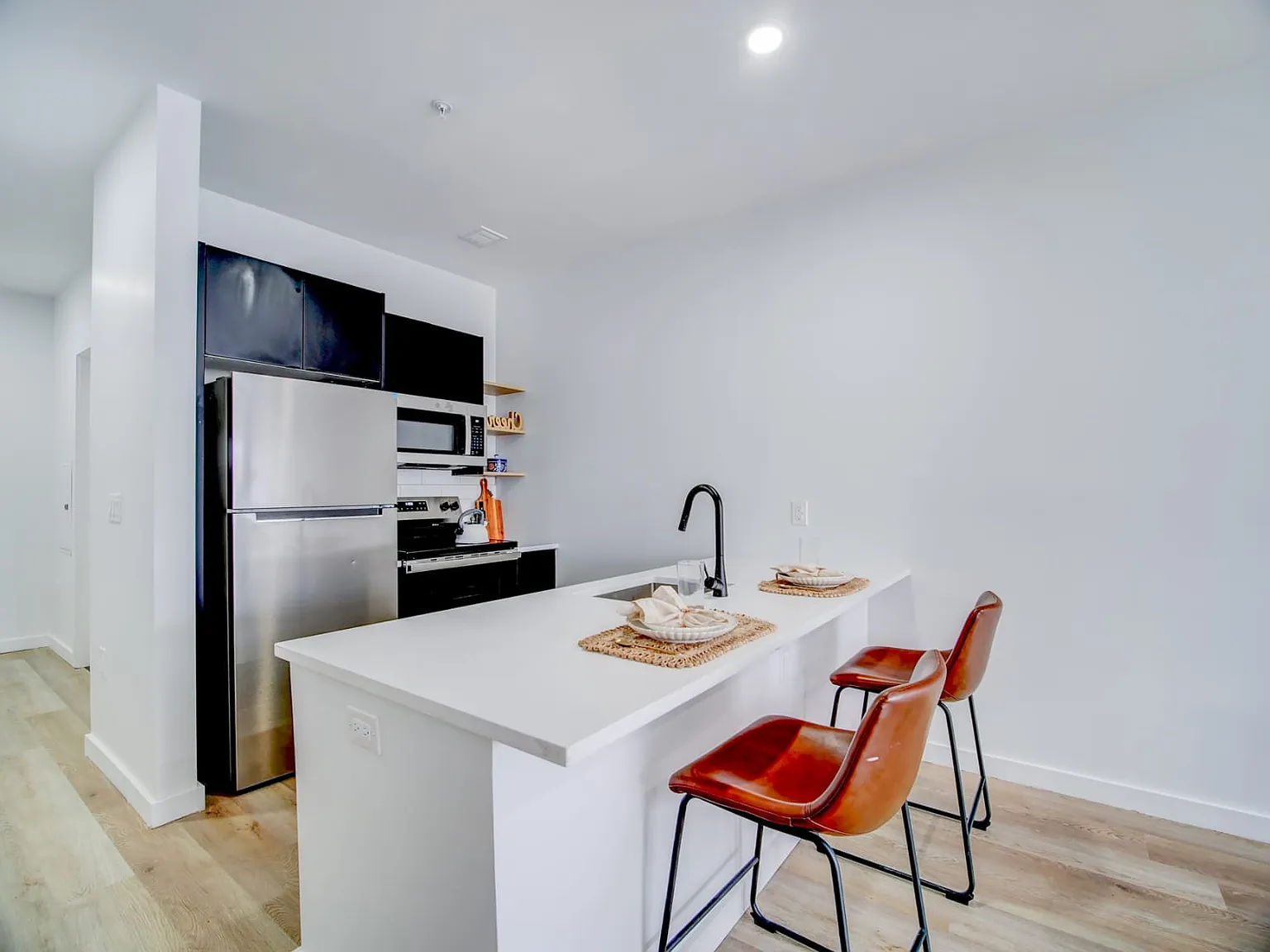 2 bed, $3,025 — Photo 4