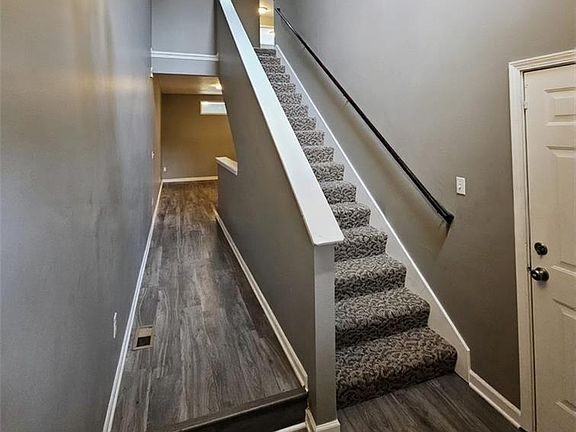 4th image of 1002 N Findley St