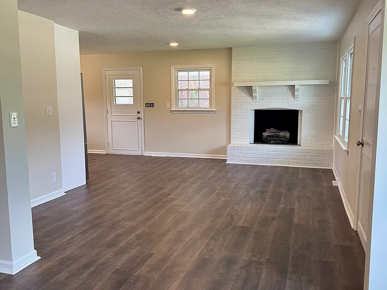 3939 Lewiston Rd — Photo 4