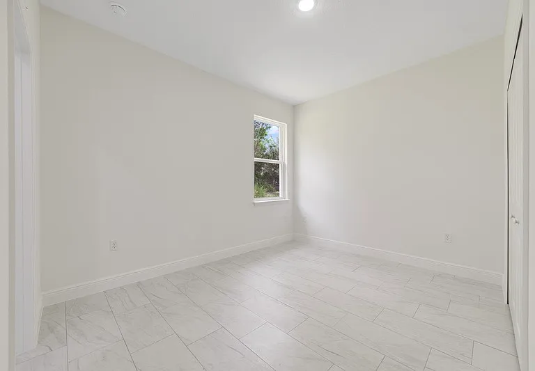 1912 W McNeal Dr — Photo 7