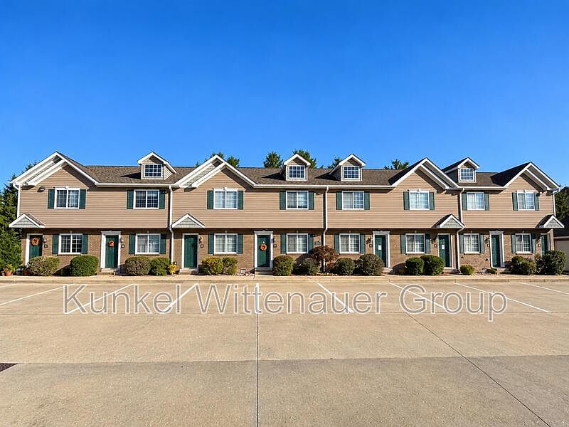 1st image of 704 Fountain View Dr