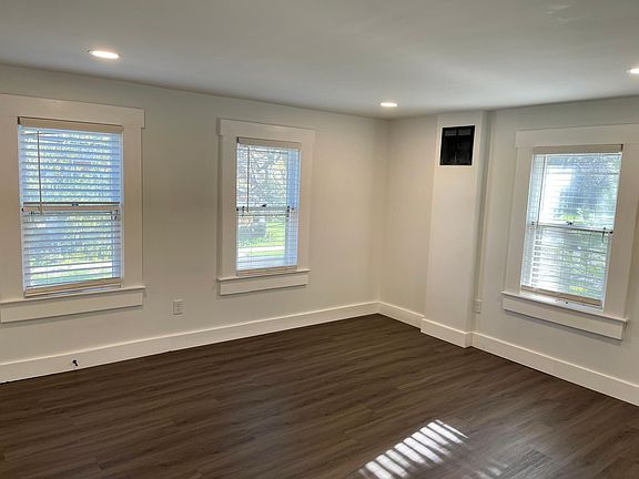 4th image of 605 E Ann St #2