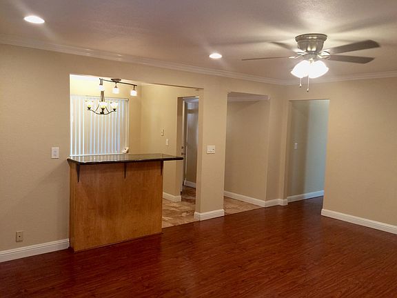 5th image of 4652 Snead Dr