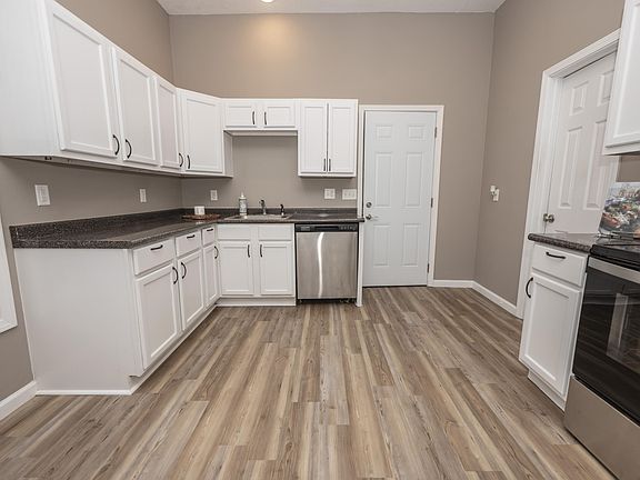 5th image of 1015 N Concord Avenue