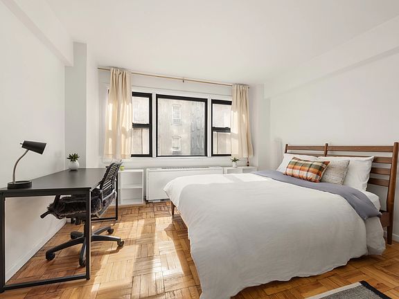 2nd image of 220 E 67th St APT 5C