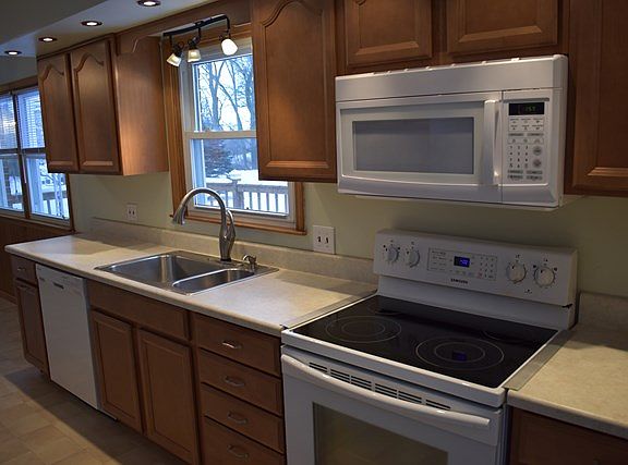 3rd image of 1291 Center Lane Dr