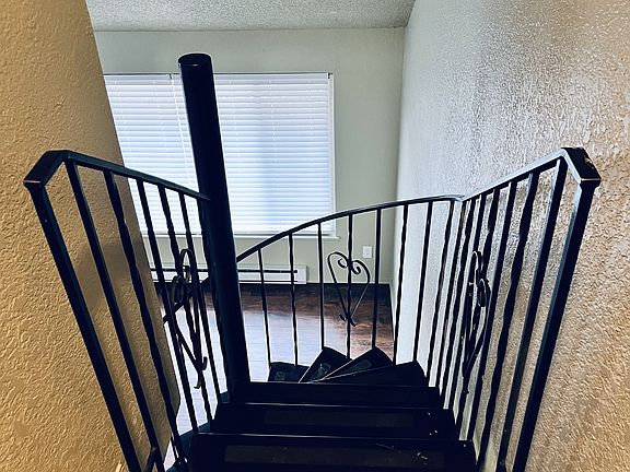 3rd image of 1025 W Entiat Ave #11333432