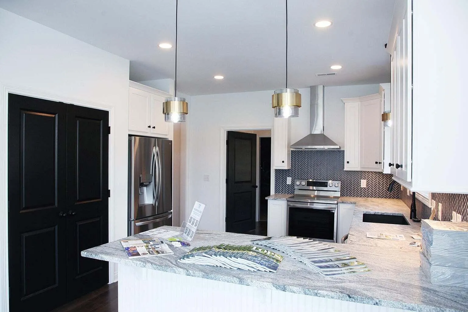 5 bed, 3.5 bath, 2800 sqft, $3,250 — Photo 4