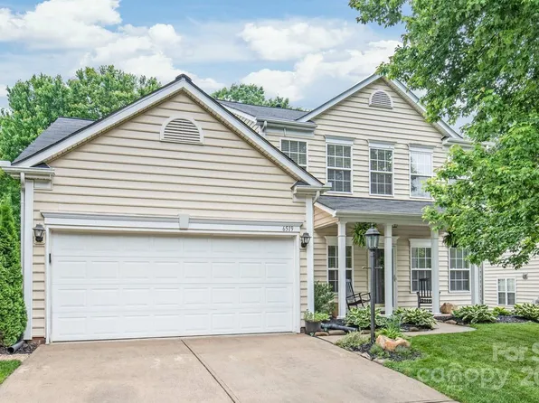 6519 Falls Lake Dr, Charlotte, NC 28270