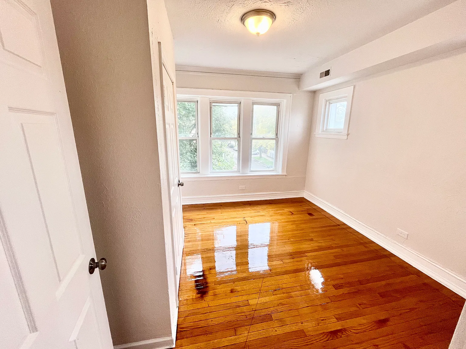 4058 W Crystal St #3 — Photo 3