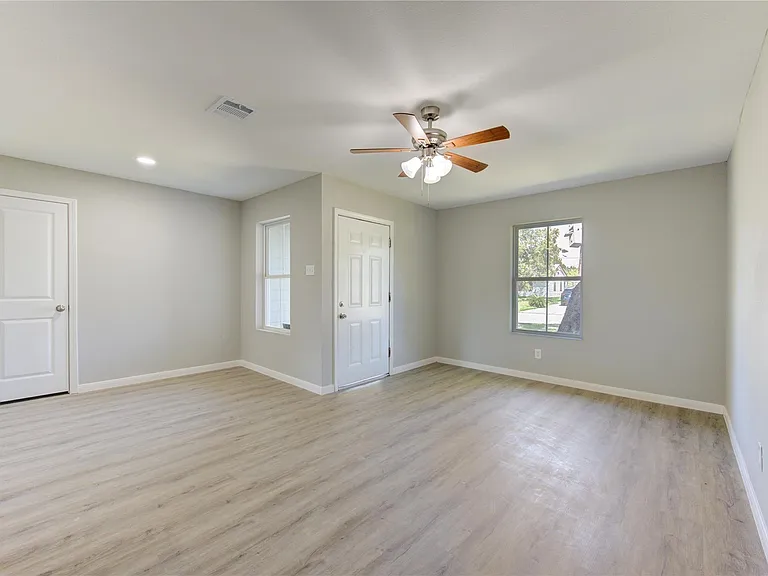 3304 Washington St — Photo 5