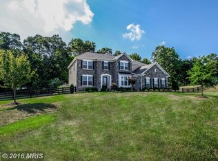 5951 Hunter Crest Rd, Woodbridge, VA 22193