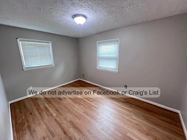 219 N Ingleside Dr — Photo 10