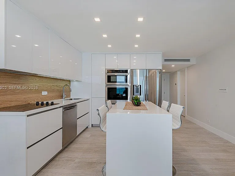 2301 Collins Ave #739 — Photo 23