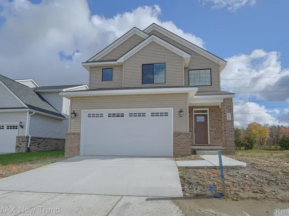 482 Pattan Dr, Wixom, MI 48393