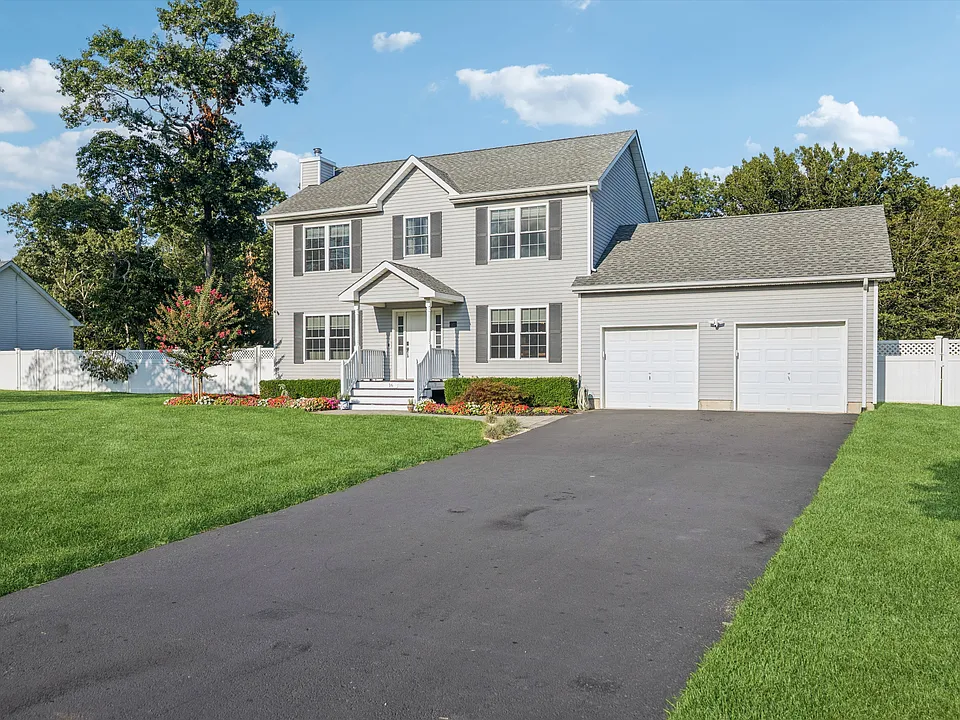 16 Mastro Ct