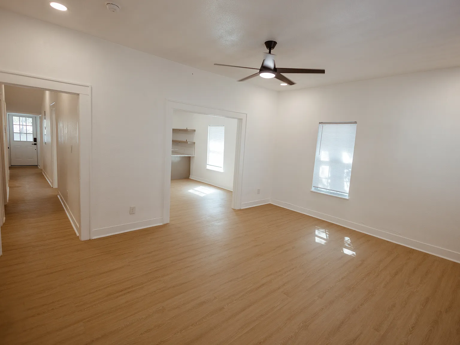 4 bed, 1834 sqft, $2,200 — Photo 3