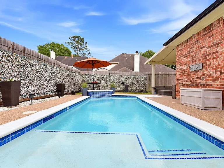 2105 Mossy Trail Dr — Photo 2