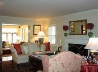 5325 Mission Woods Ter, Mission Woods, KS 66205