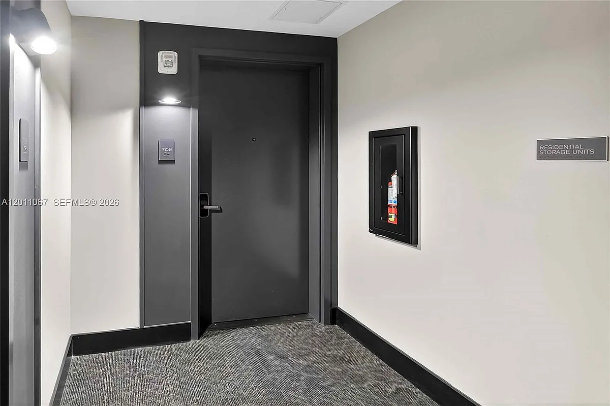 Photo 2 of 33 - 121 NE 5th St #712B - Miami, FL Building Photo - 121 NE 5th St #712B