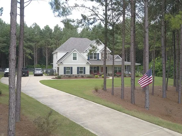158 Maple Lakes Ct, Cataula, GA 31804