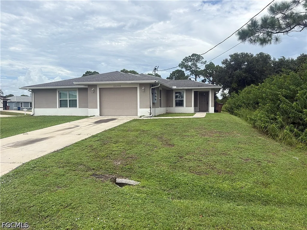 3 bed, 2.0 bath, 2487 sqft, $1,600 — Photo 2