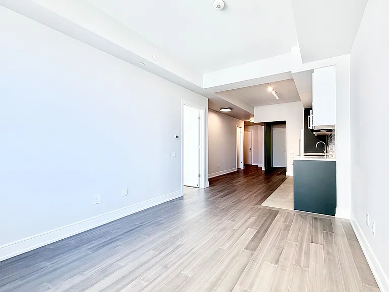 664 Spadina Ave #603 — Photo 13