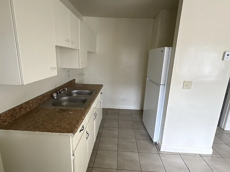 735 N Arrowhead Ave #2 — Photo 4