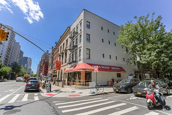 Rented by Cooper & Cooper Real Estate | media 4