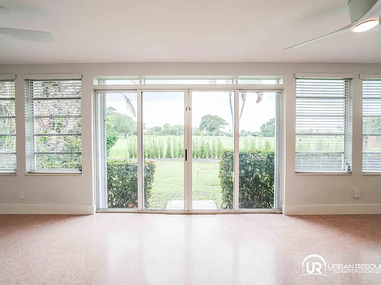 475 S Shore Dr — Photo 3