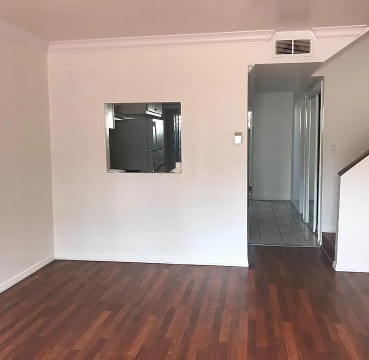 443A Woodlawn Ave #1