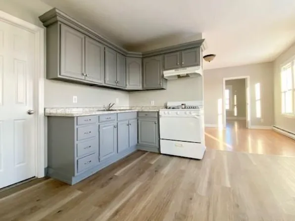 86 Gold St APT 3S, New Britain, CT 06053