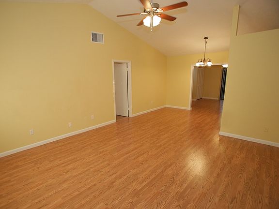 2nd image of 2437 SE Marius St