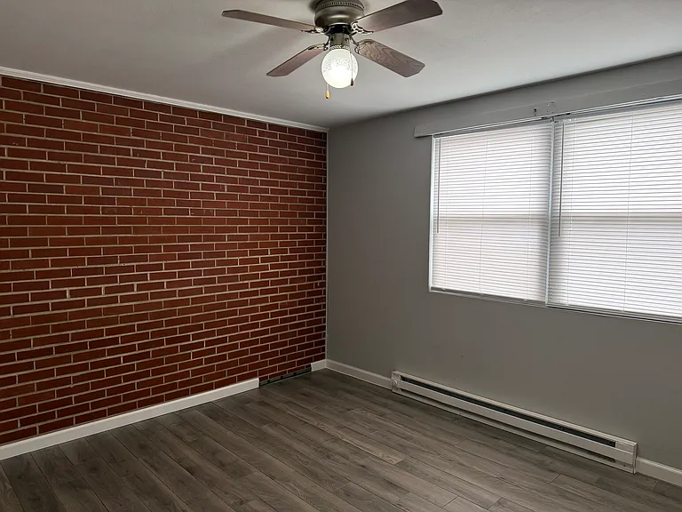 1110 W Laurel St #2 — Photo 4
