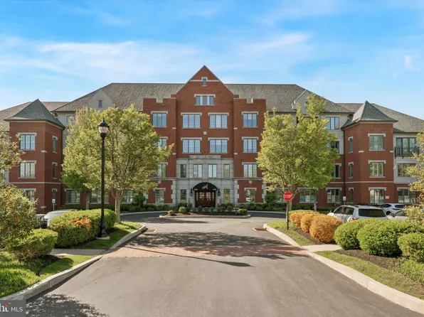 5309 Parkview Dr, Haverford, PA 19041