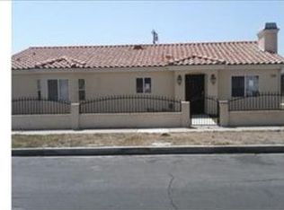 1549 W Ramona Dr, Rialto, CA 92376